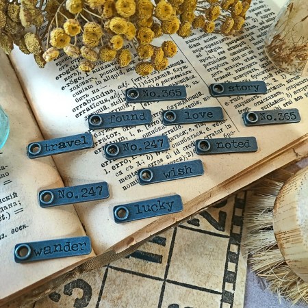Набор металлических подвесок с надписями, 12 штук, Аналог Tim Holtz, купить - БлагоЛис