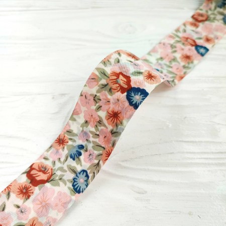 Лента принтованная "Фиалки на белом" 40 мм, DIY Ribbon's, цена за 1 ярд ( 90 см ), купить - БлагоЛис