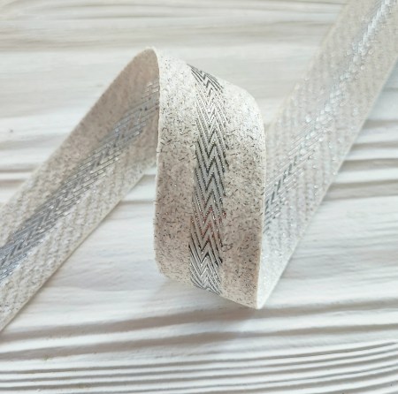 Тесьма твидовая с серебряной дорожкой 25 мм., цвет белый, DIY Ribbon's, цена за 1 ярд ( 90 см ), купить - БлагоЛис