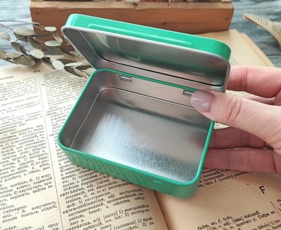 Металлическая коробочка "Мечтатели", 7 х 9.5 х 2,5 см.