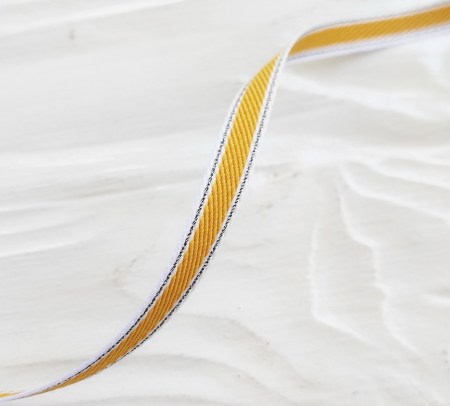 Лента с серебряной строчкой по краю горчичная 7 мм, DIY Ribbon's, цена за 1 ярд ( 90 см ), купить - БлагоЛис