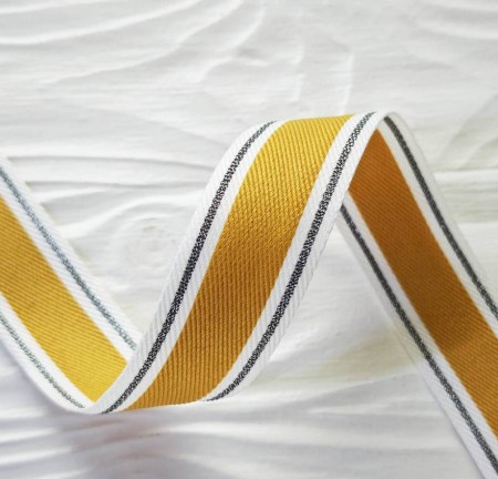 Лента с серебряной строчкой по краю горчичная 25 мм, DIY Ribbon's, цена за 1 ярд ( 90 см ), купить - БлагоЛис