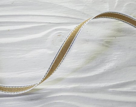 Лента с серебряной строчкой по краю песочная 7 мм, DIY Ribbon's, цена за 1 ярд ( 90 см ), купить - БлагоЛис